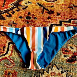 Amazon‎ Mid-Waist Medium Reversible Swim Suit Bottoms